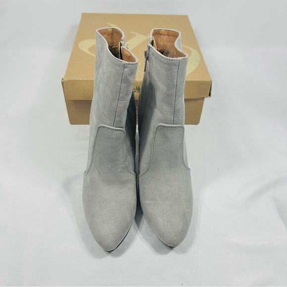 NWT/NIB Charlotte Russe Grey Suede PU Ranker-01 Clear (PVC) Block Ankle Boot, 8 - Picture 2 of 6